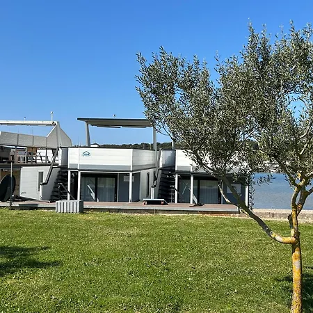 Molo - Floating House Pula