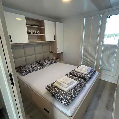 Molo - Floating House Apartment Pula