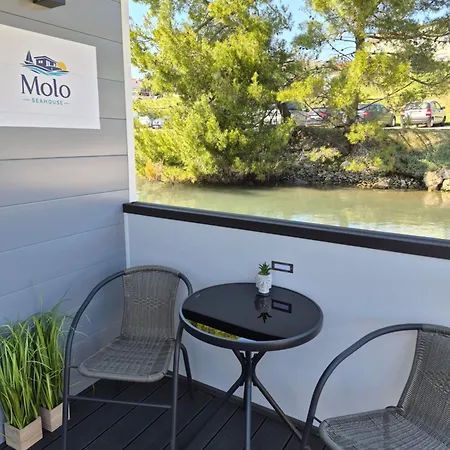 Molo - Floating House Pula